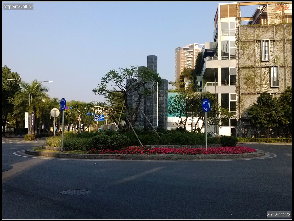 公路中心绿岛