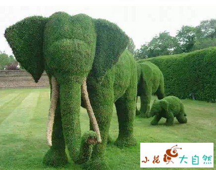 世界十大最经典草雕作品