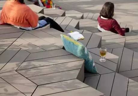 这样的景观凳设计，才是为人民服务呀~