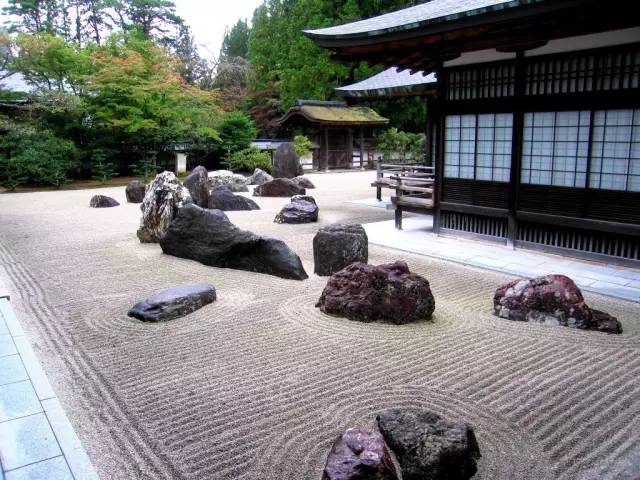 安藤忠雄的水泥美学