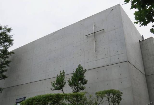安藤忠雄的水泥美学