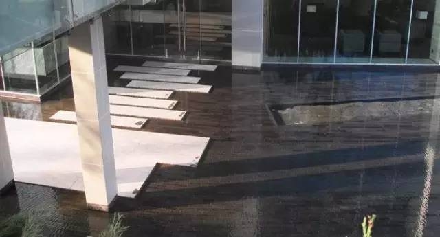 水景静水面的做法-----石材架空“万能支撑器”
