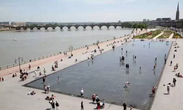 水景静水面的做法-----石材架空“万能支撑器”