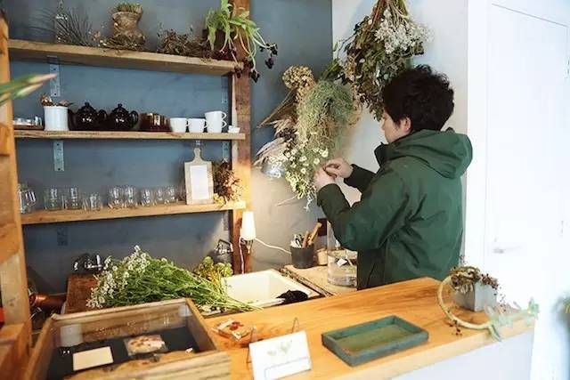 开一家时髦又有趣的花店