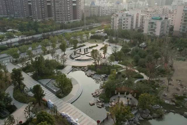 绿化率100%，最有个性的楼盘！