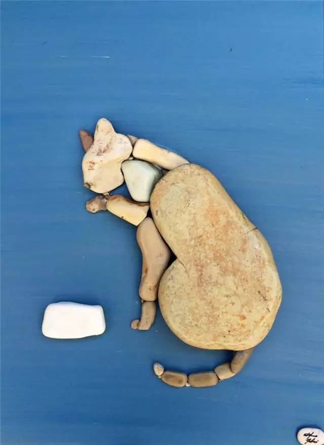 不用再买颜料了，随手捡块石头就能画画