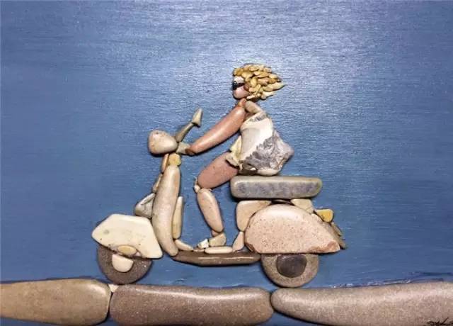 不用再买颜料了，随手捡块石头就能画画